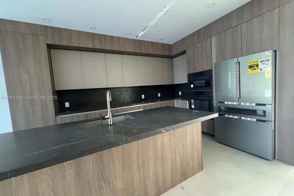 1431 SW 20th St, Miami FL 33145