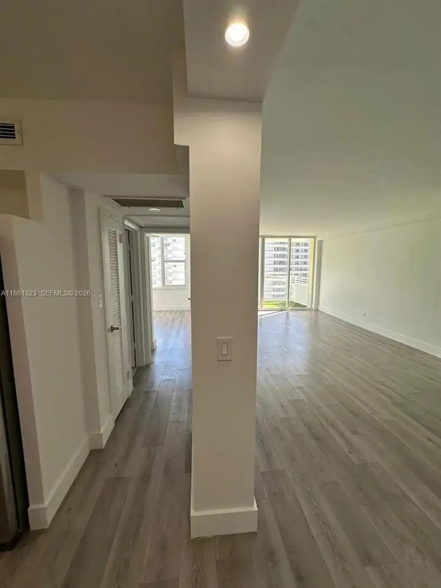 5600 Collins Ave # 11W, Miami Beach FL 33140 photo 4