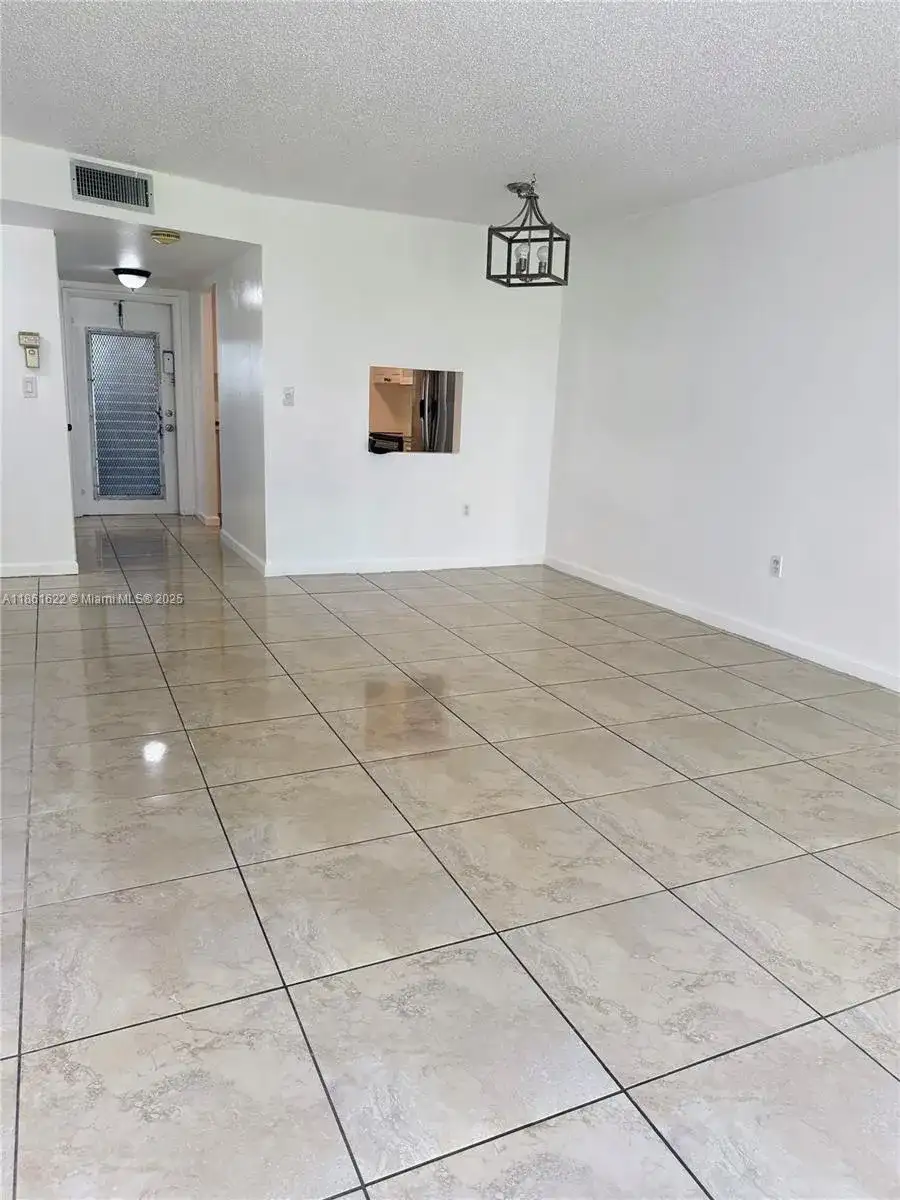 8460 Sunrise Lakes Blvd # 112, Sunrise FL 33322 photo 5
