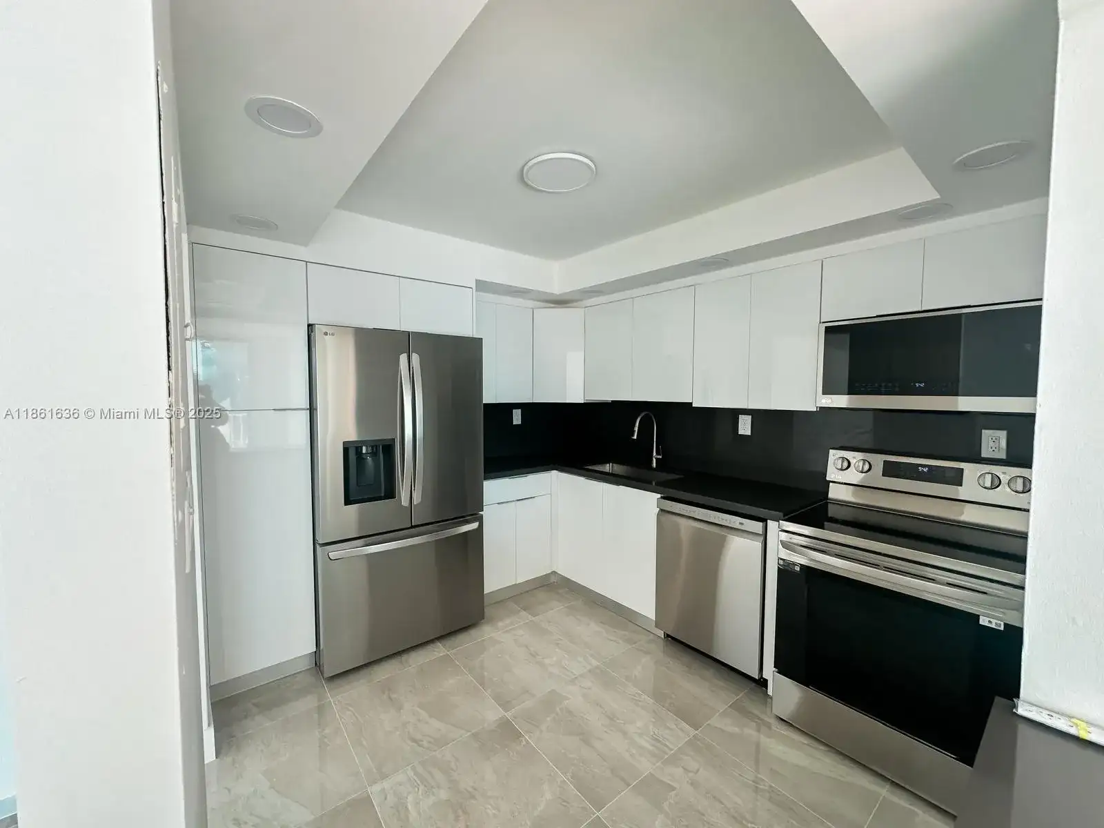 16546 NE 26th Ave # 4J, North Miami Beach FL 33160 photo 4