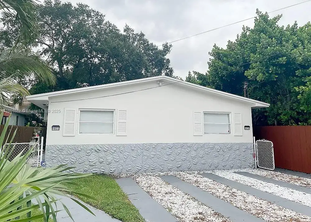 1831 NW 41st St, Miami FL 33142 photo 2