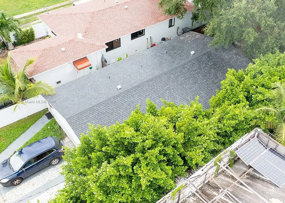 1831 NW 41st St, Miami FL 33142 photo 3
