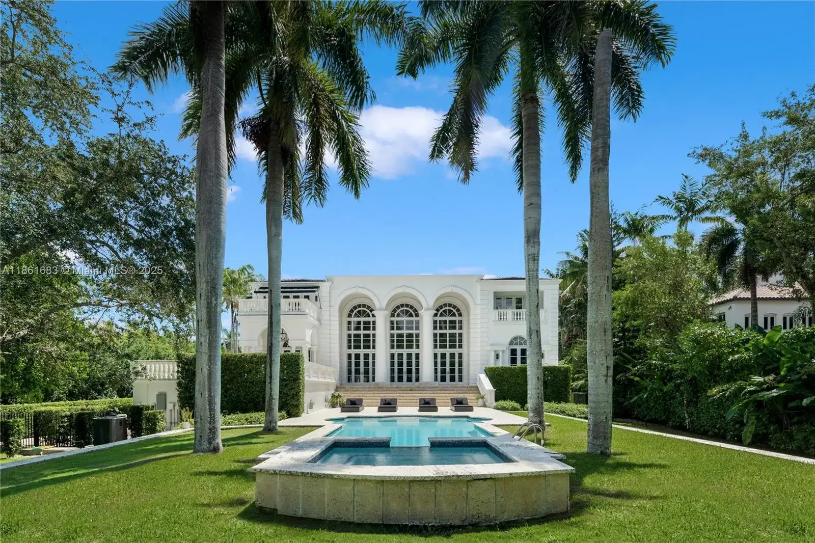 26 Tahiti Beach Island Rd, Coral Gables FL 33143 photo 2