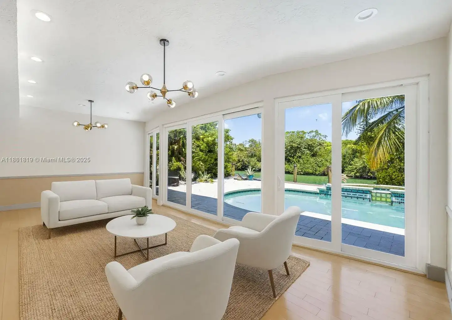 3180 N Bay Rd, Miami Beach FL 33140 photo 2