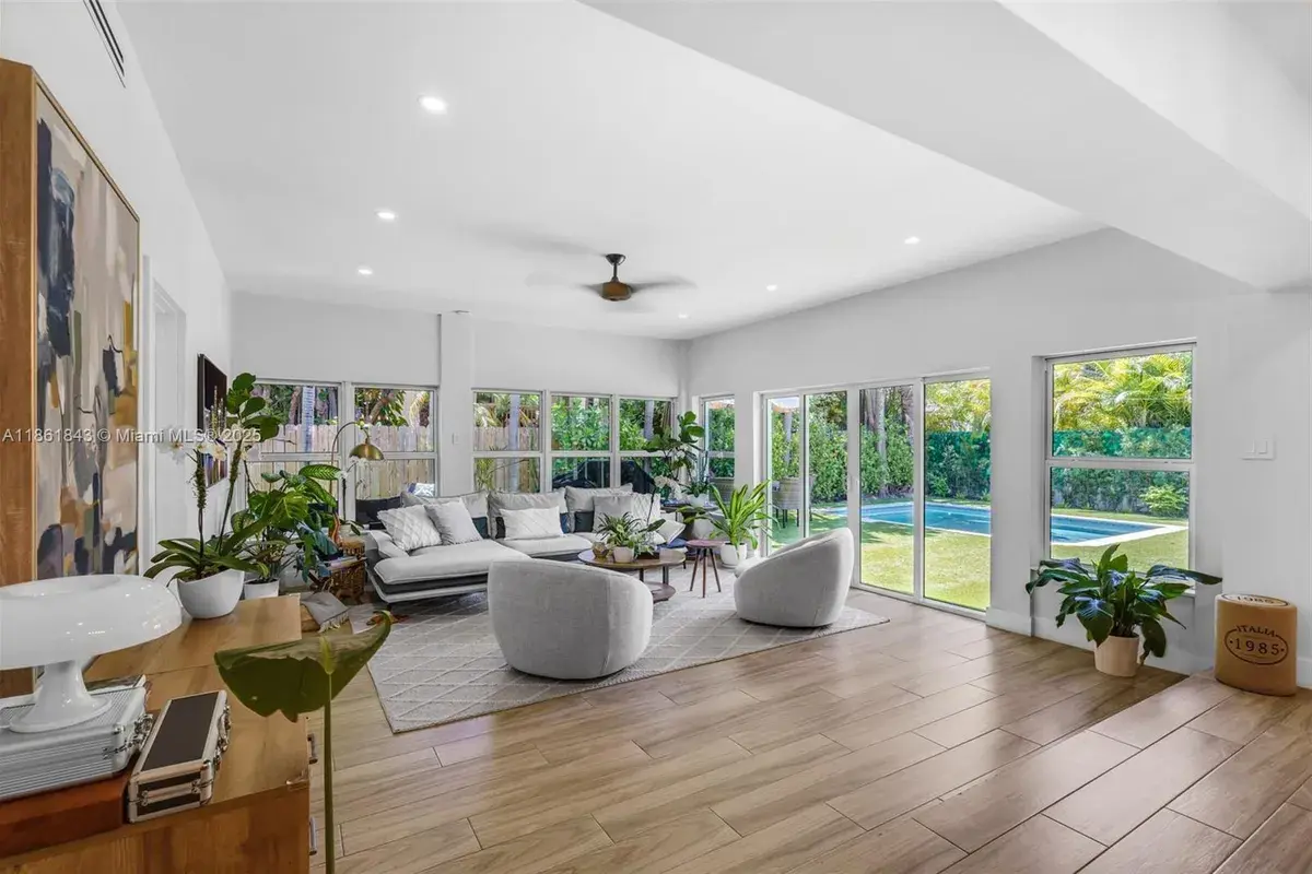 653 Glenridge Rd, Key Biscayne FL 33149