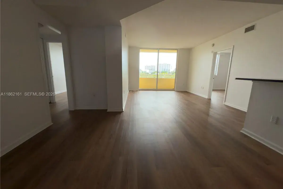 2775 NE 187th St # 304, Aventura FL 33180