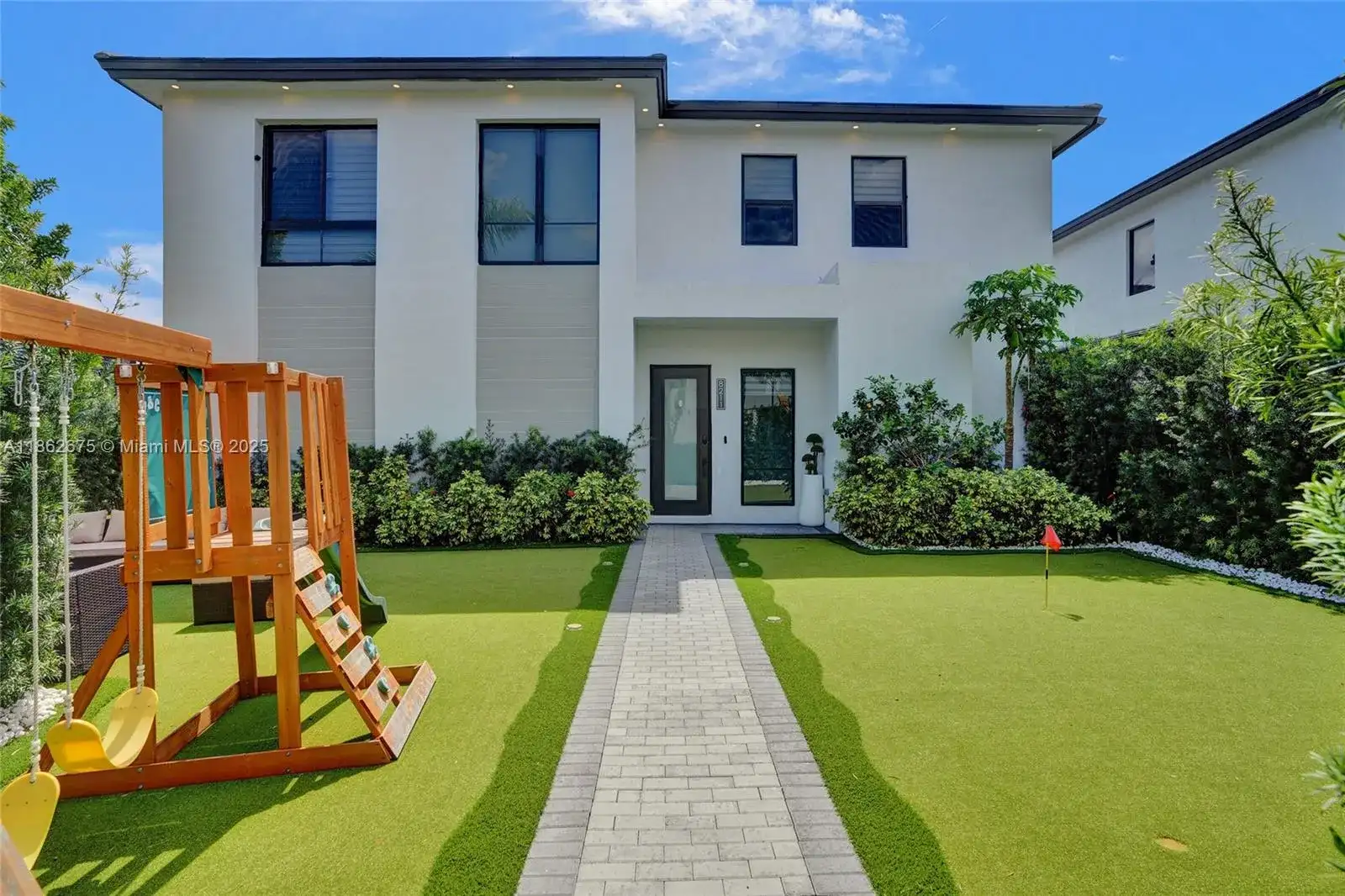 8211 NW 43rd Ter, Doral FL 33166 photo 3