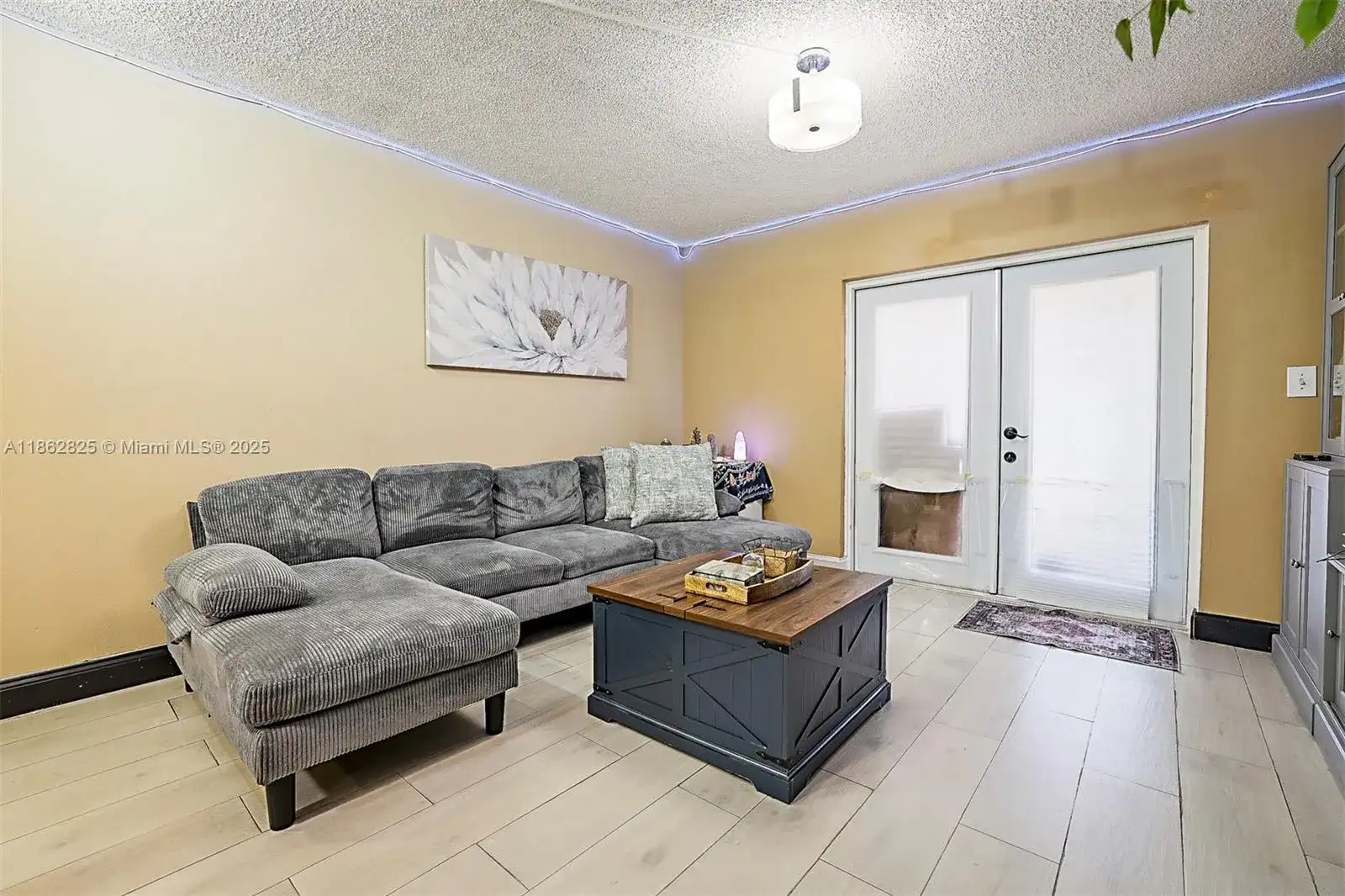 1705 W 57th St # 506, Hialeah FL 33012 photo 2