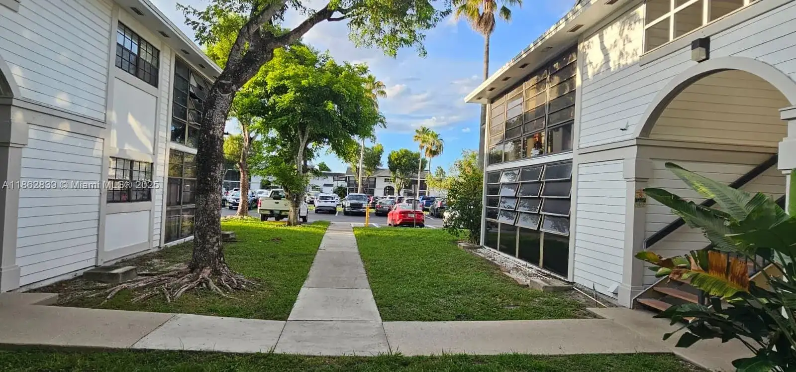 18965 NW 62nd Ave # 202, Hialeah FL 33015 photo 2
