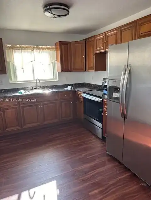 220 NW 7th Ave # 3, Miami FL 33128 photo 3