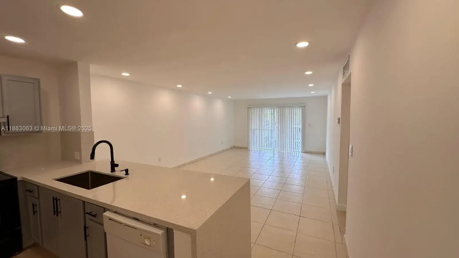 11925 NE 2nd Ave # B414, North Miami FL 33161 photo 3