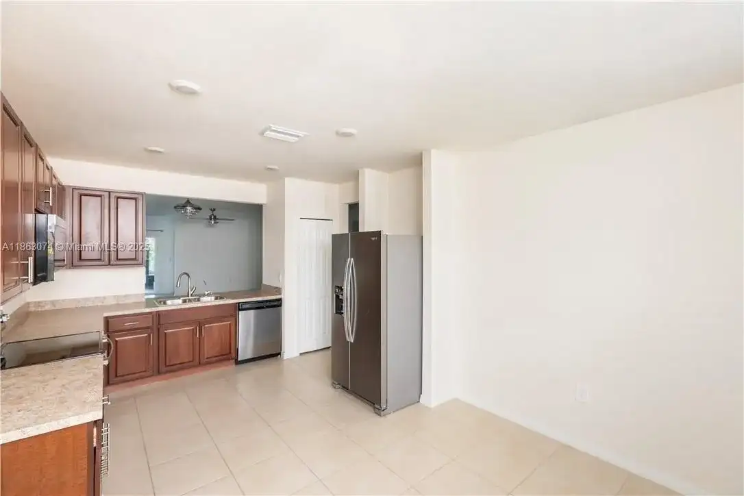 2802 40TH ST SW, Lehigh Acres FL 33976 photo 3