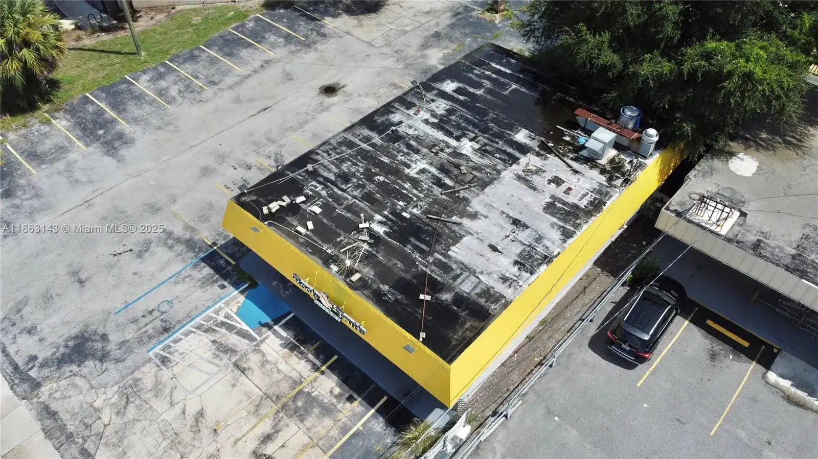 2944 W University Blvd W, Jacksonville FL 32217 photo 2