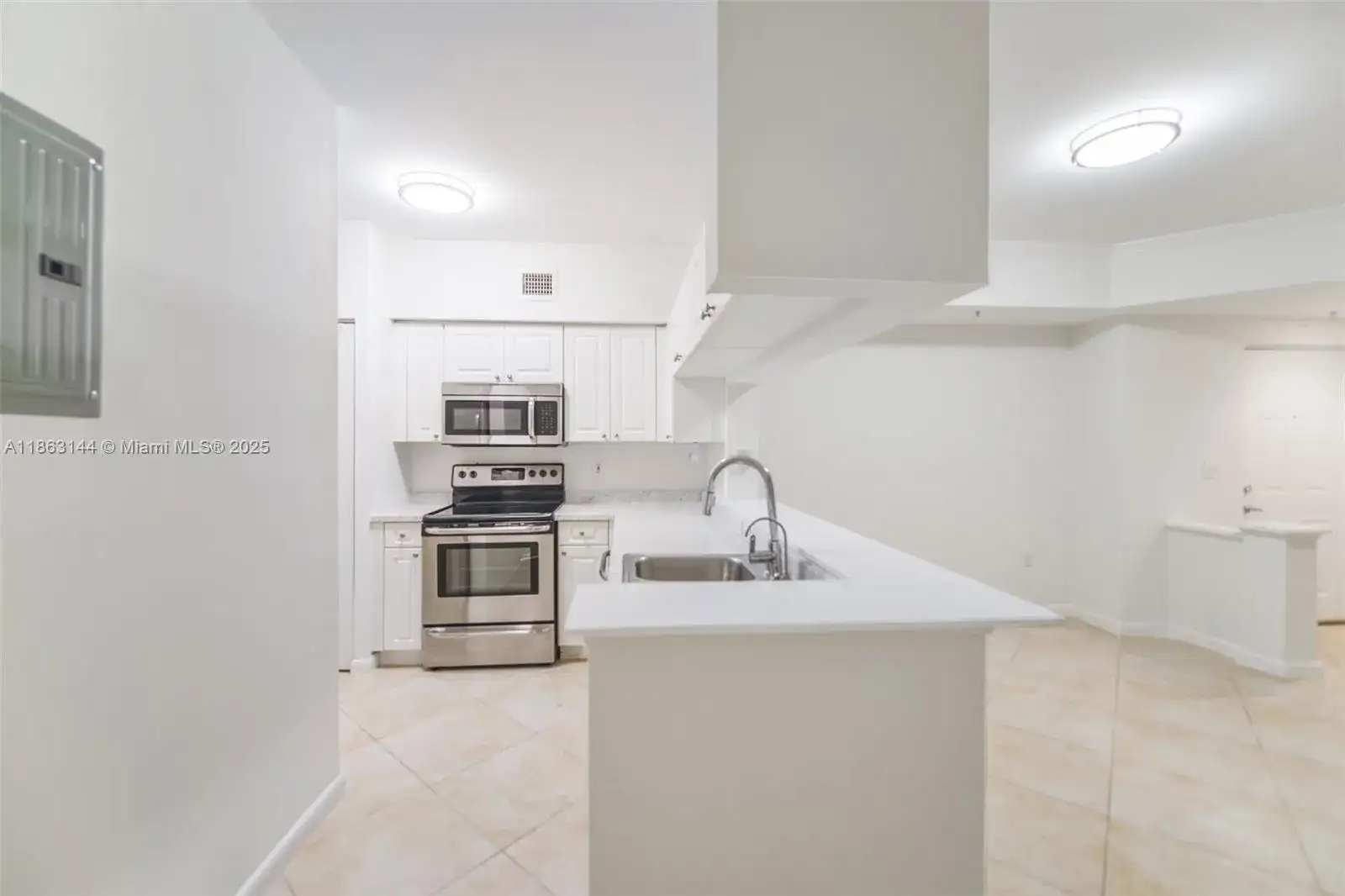 17100 N Bay Rd # 1303, Sunny Isles Beach FL 33160 photo 3