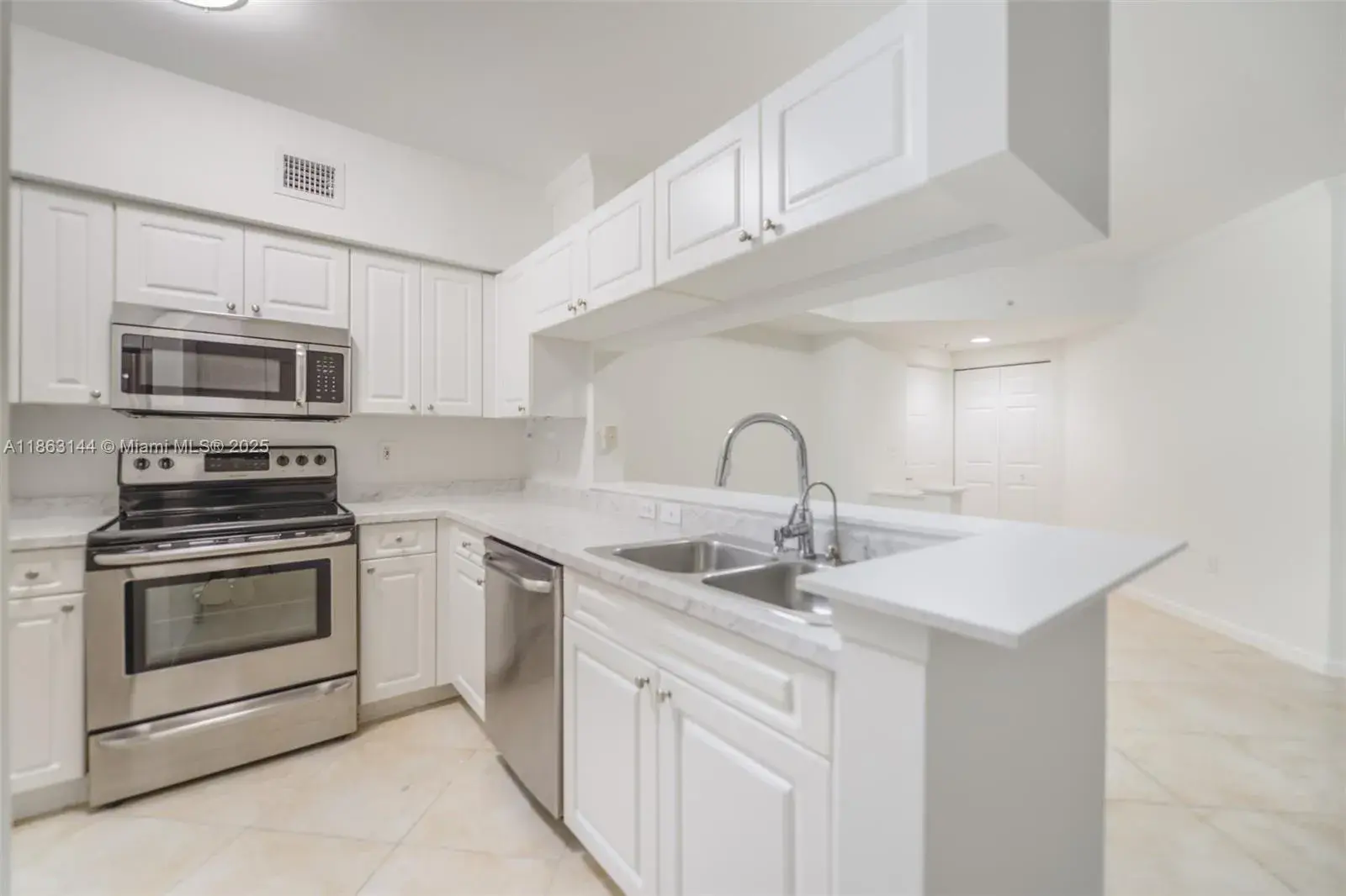 17100 N Bay Rd, Sunny Isles Beach FL 33160