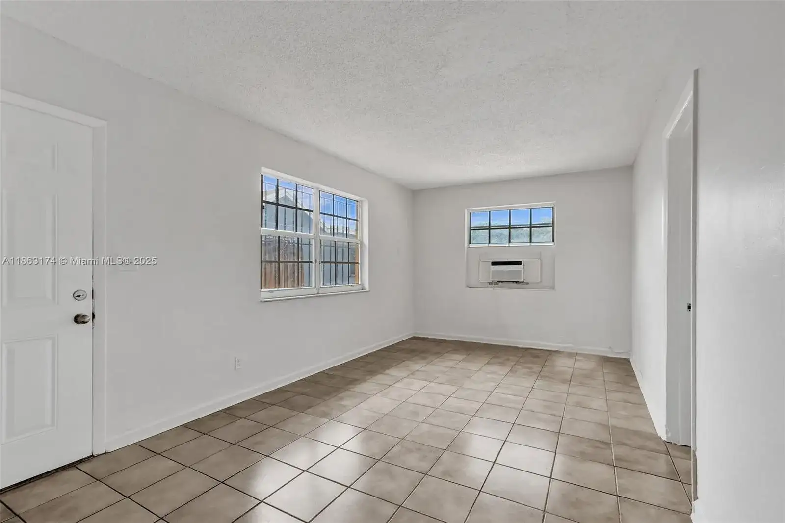2525 Superior St # 4, Opa-Locka FL 33054 photo 2