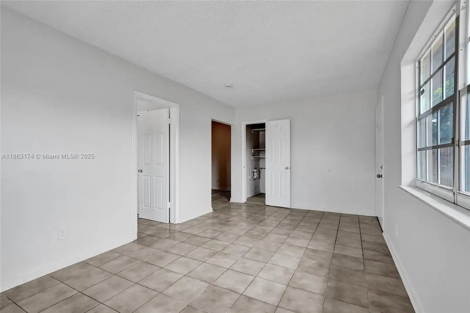 2525 Superior St # 4, Opa-Locka FL 33054 photo 3