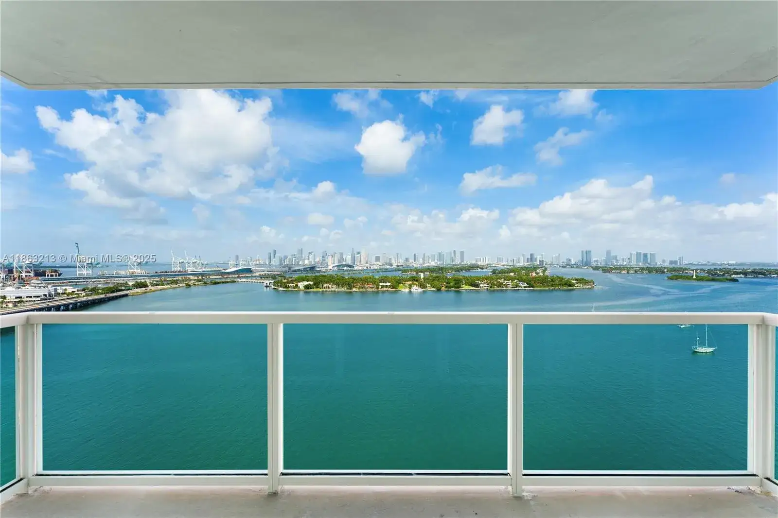 1 bedroom 1 bath Residential for sale at 650 West Ave # 2305, Miami Beach FL 33139