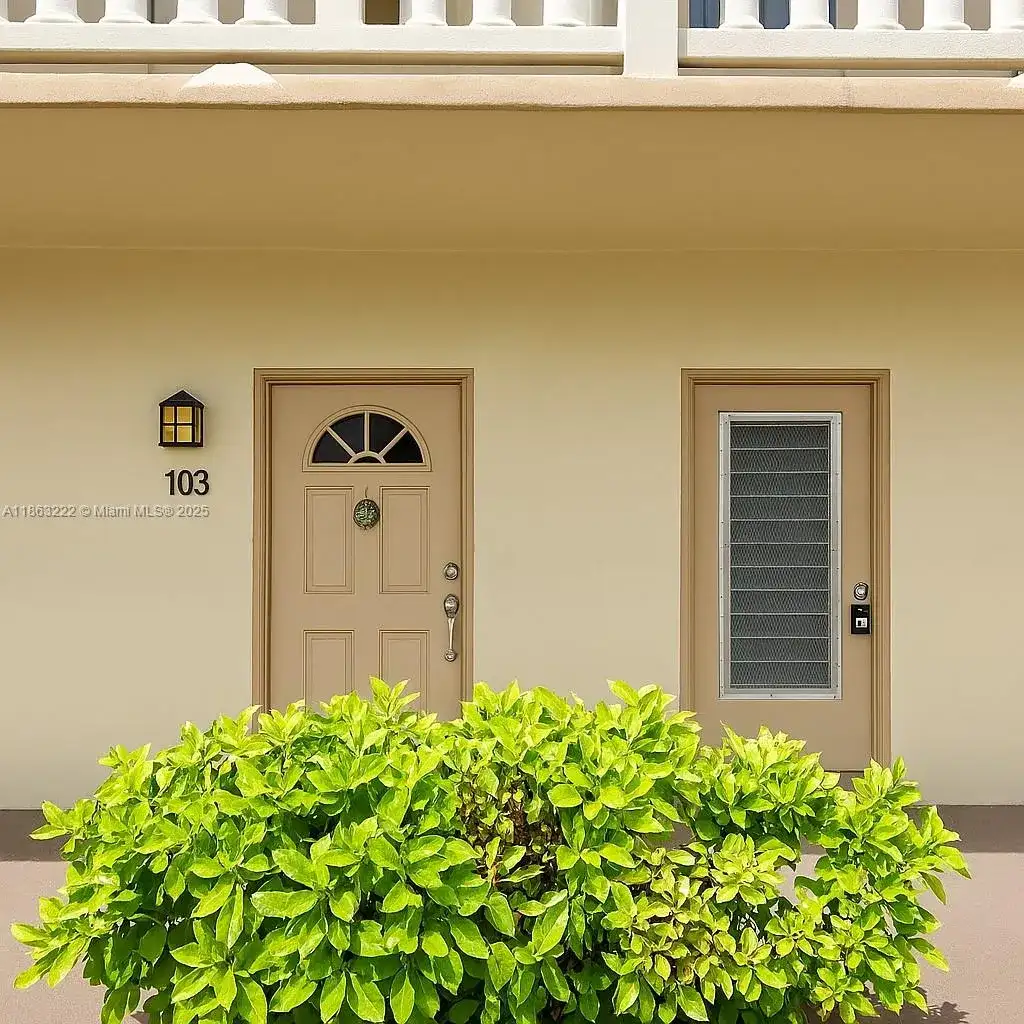 5071 W Oakland Park Blvd # 103, Lauderdale Lakes FL 33313 photo 2