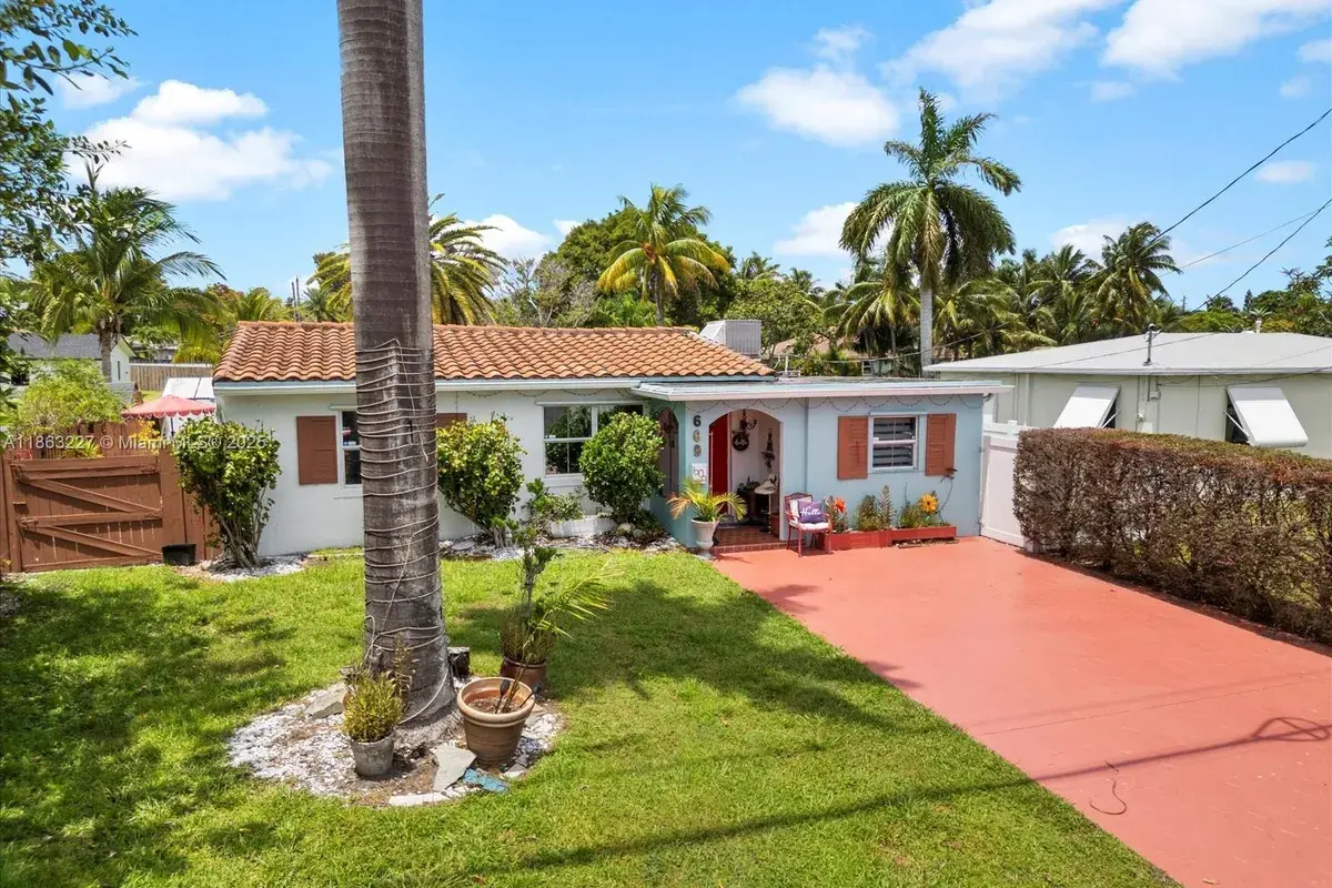609 SW 2nd Ave, Hallandale Beach FL 33009
