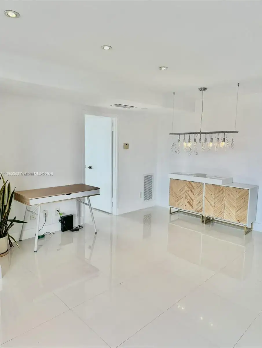 8400 Byron Ave # 5D, Miami Beach FL 33141 photo 2