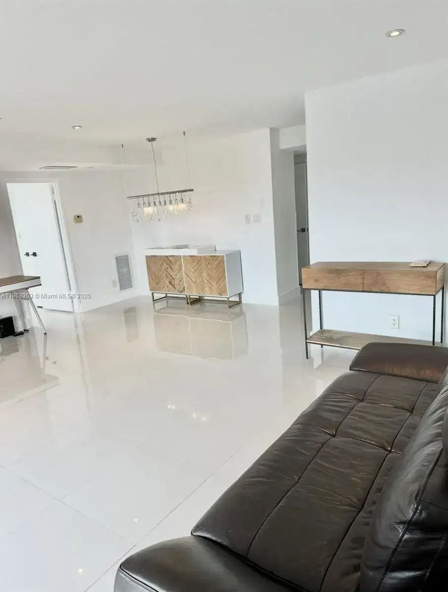 8400 Byron Ave # 5D, Miami Beach FL 33141 photo 4