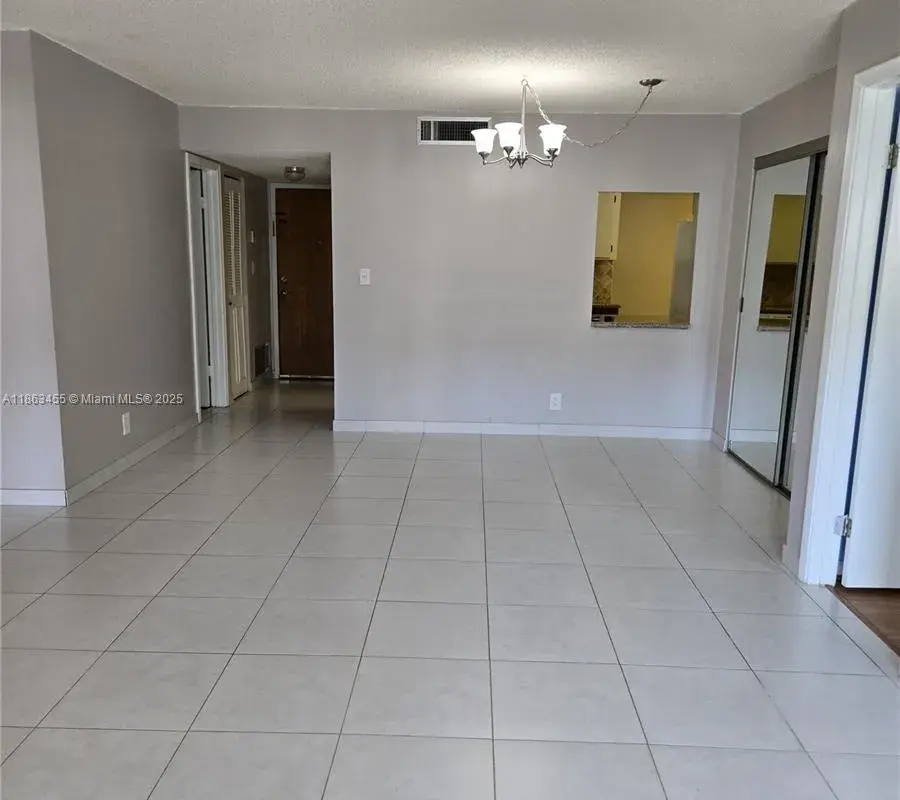 1301 NE 7th St # 207, Hallandale Beach FL 33009