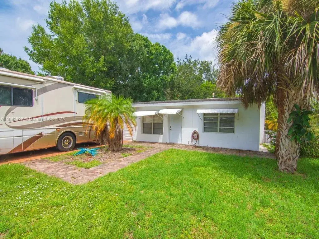 1650 5 Ave, Vero Beach FL 32960
