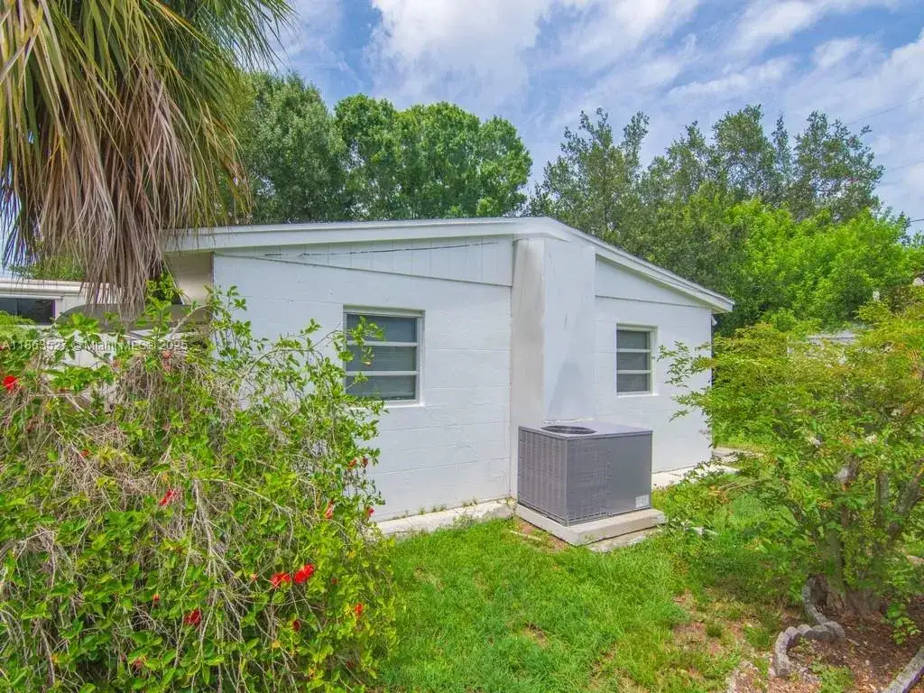 1650 5 Ave, Vero Beach FL 32960 photo 5