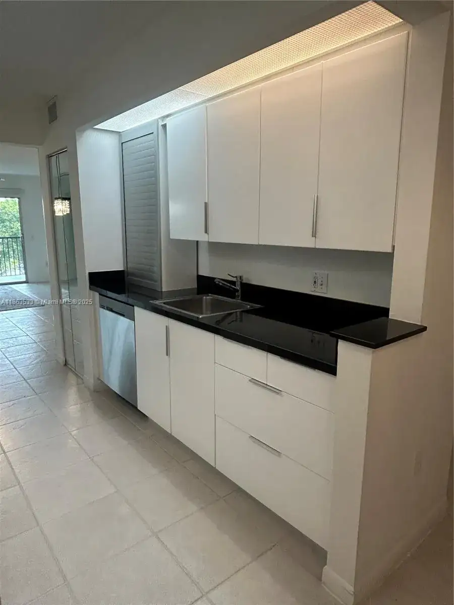 901 SW 141st Ave # 409M, Pembroke Pines FL 33027 photo 2