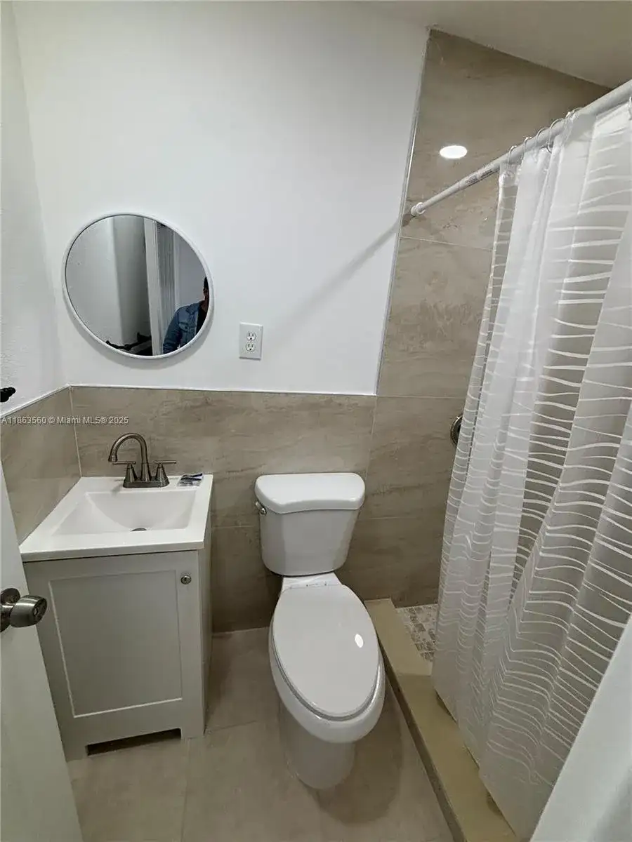 645 NW 7th Ave # 3, Homestead FL 33030 photo 4