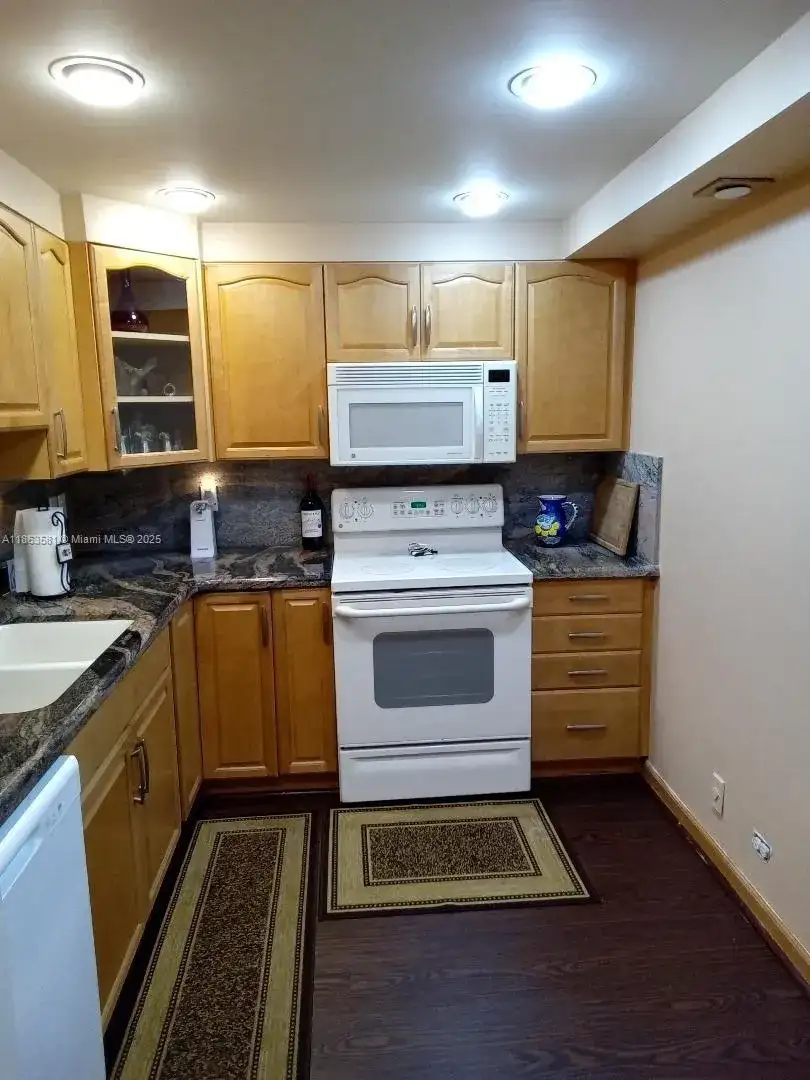 1000 St Charles Pl # 615, Pembroke Pines FL 33026 photo 2