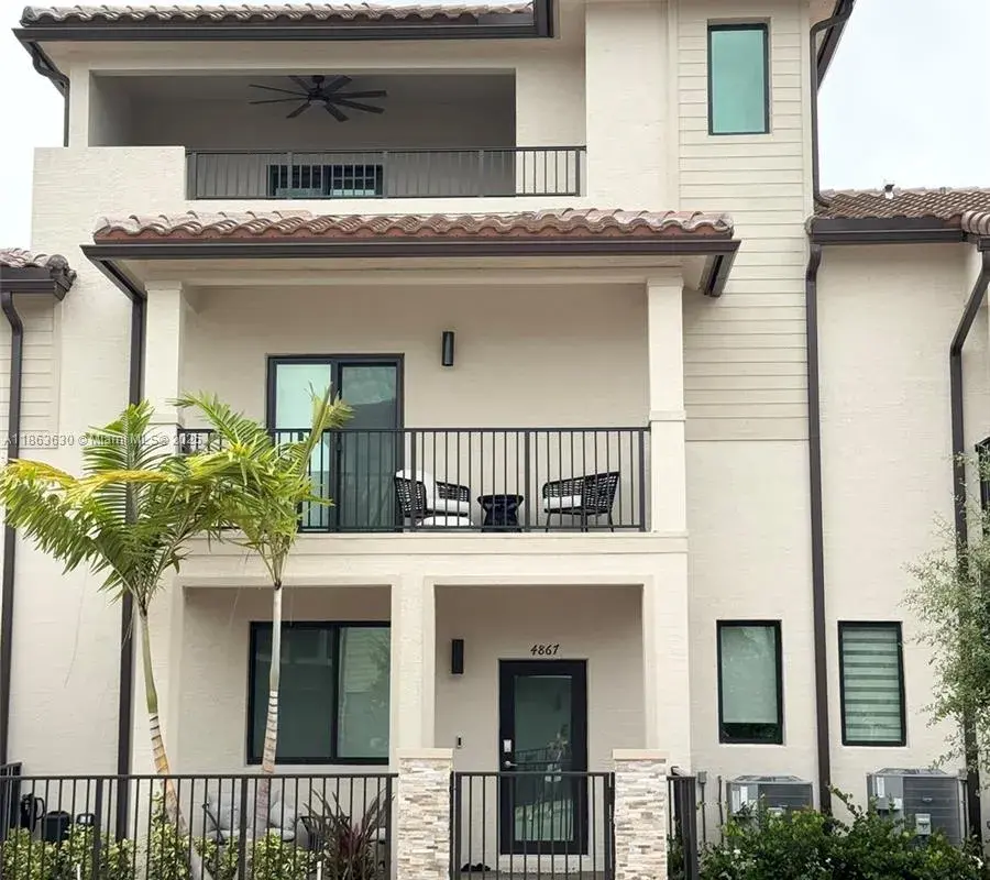4867 NW 84th Ave, Doral FL 33166