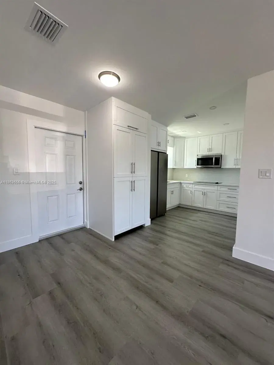 774 NW 74th St, Miami FL 33150