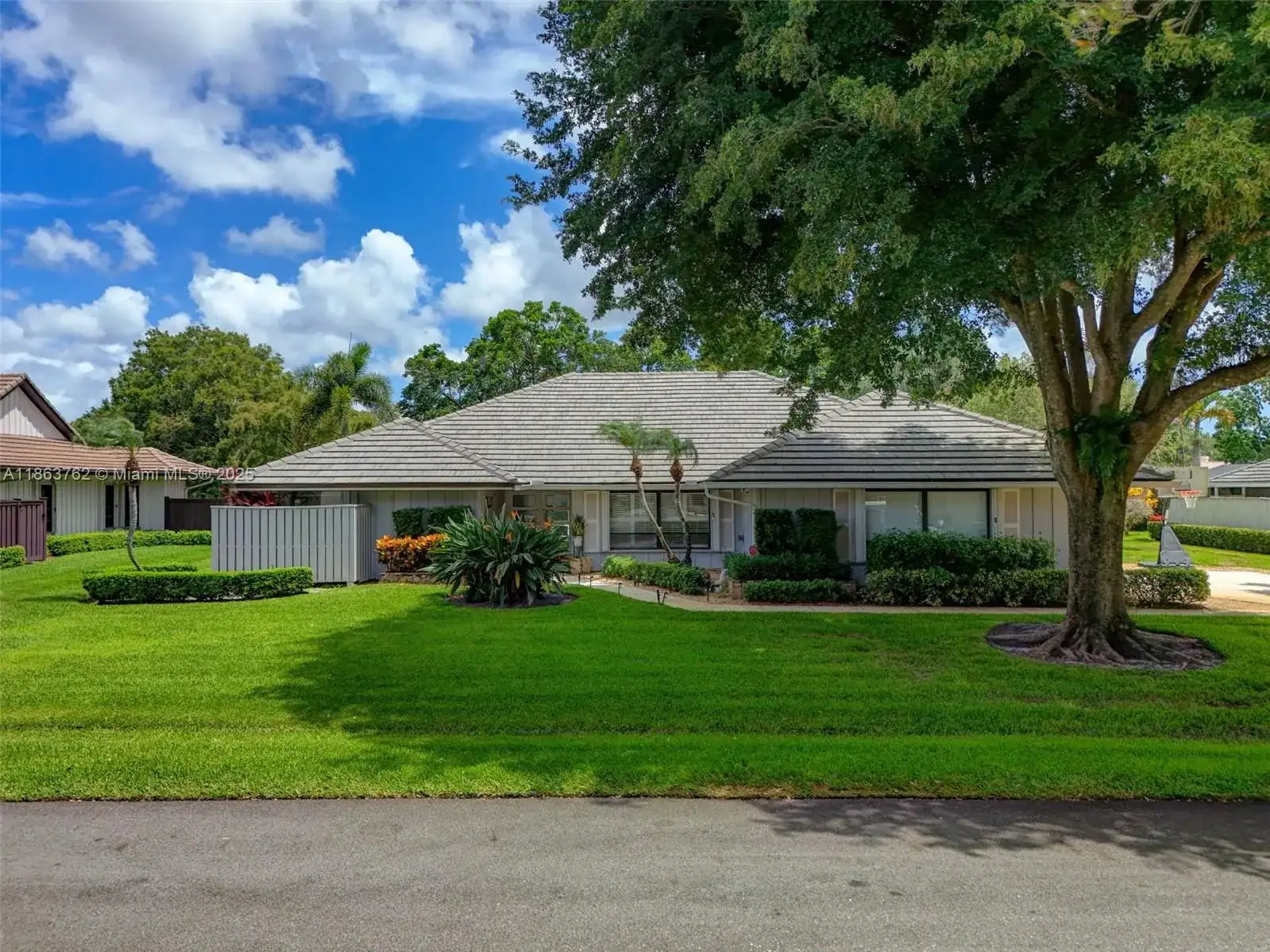 15 W Balfour Rd, Palm Beach Gardens FL 33418 photo 2