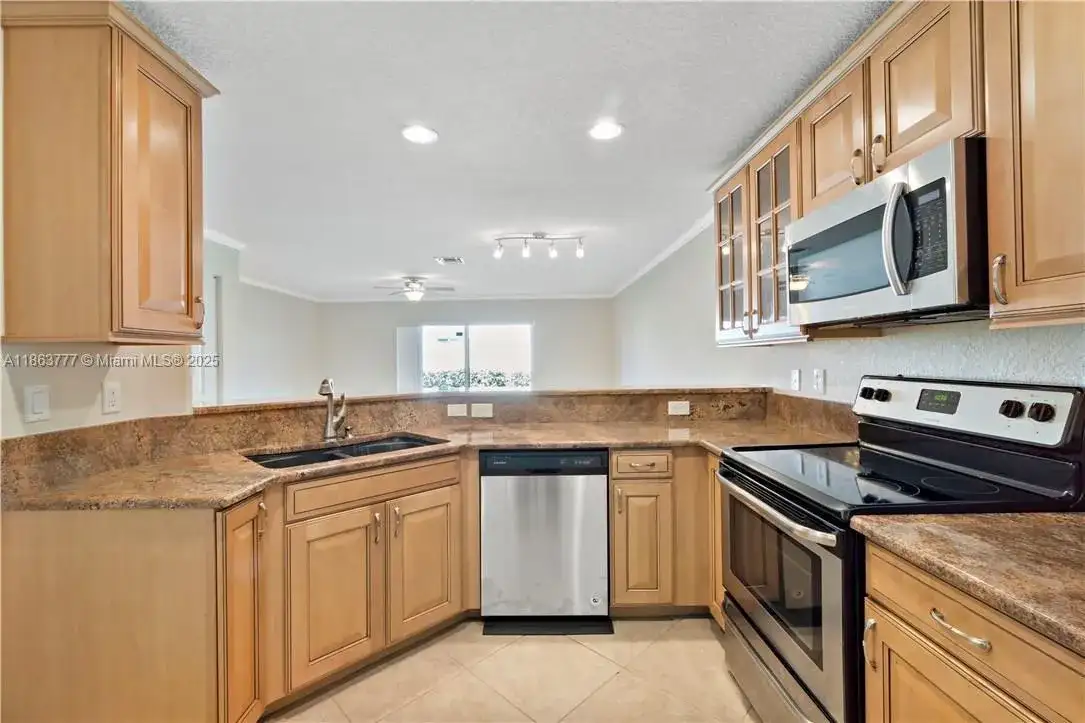 5905 Abbey Rd, Tamarac FL 33321 photo 3