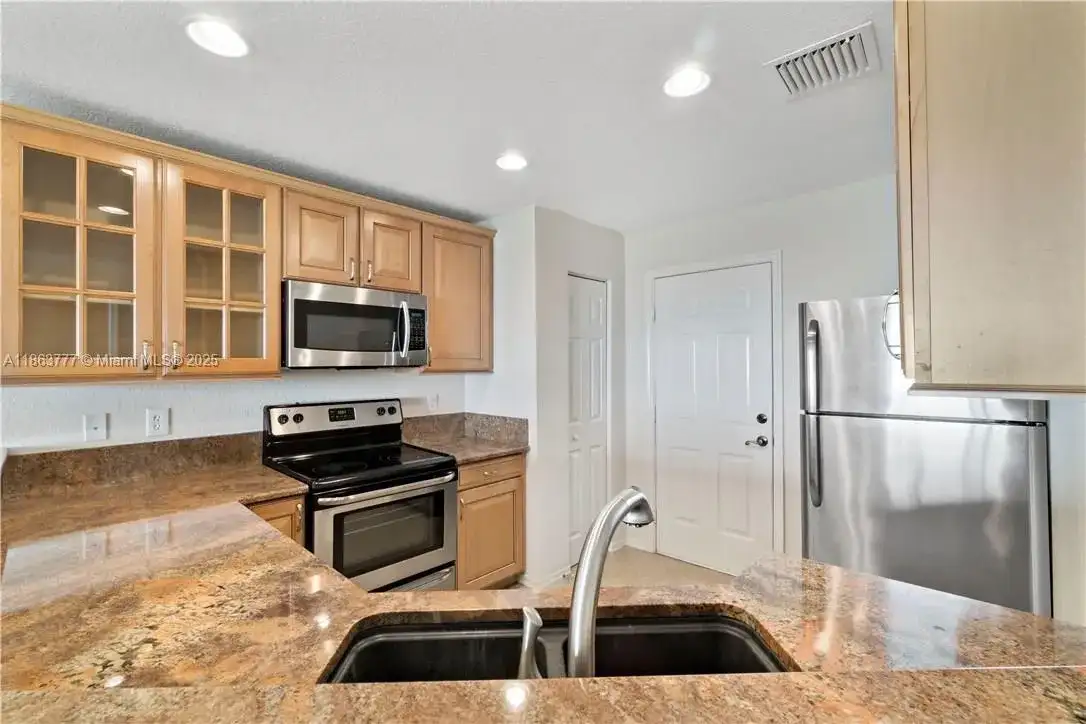 5905 Abbey Rd, Tamarac FL 33321 photo 4