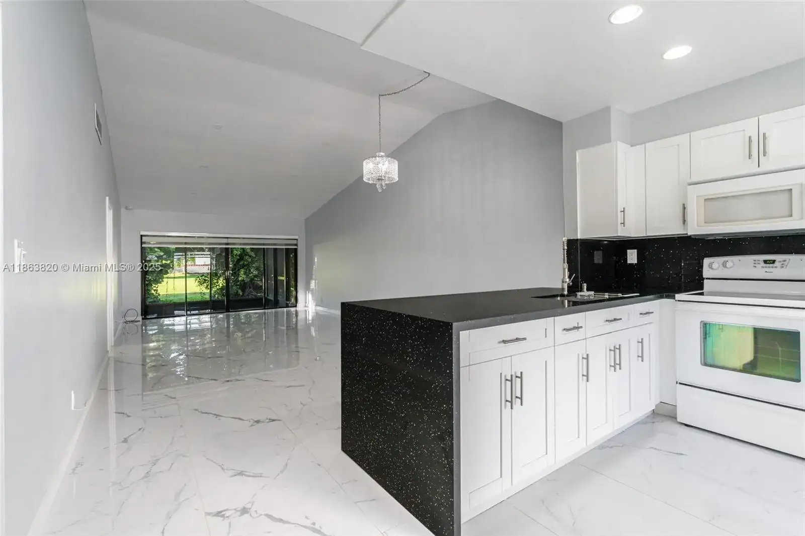 9234 Wedgewood Ln # D7, Tamarac FL 33321 photo 2