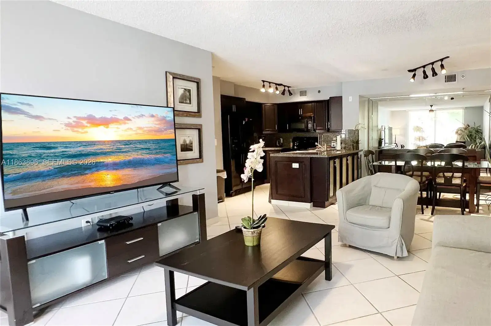 19555 E Country Club Dr # 8305, Aventura FL 33180 photo 3