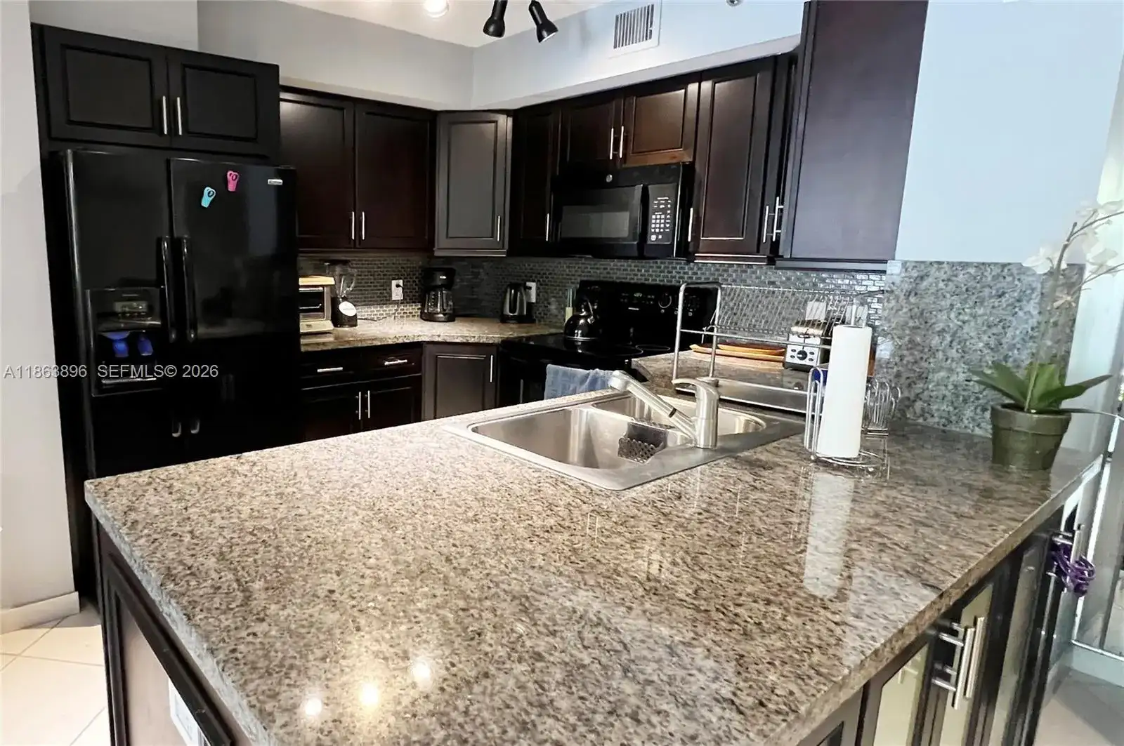 19555 E Country Club Dr # 8305, Aventura FL 33180 photo 4