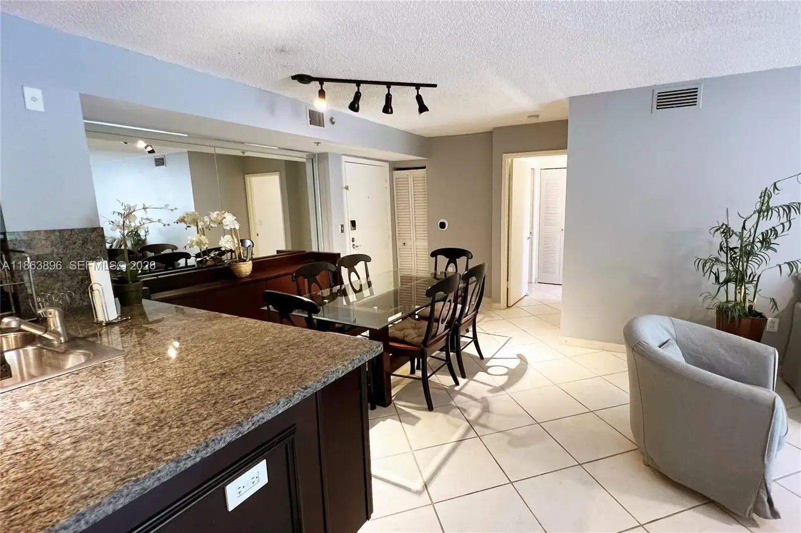 19555 E Country Club Dr # 8305, Aventura FL 33180 photo 5
