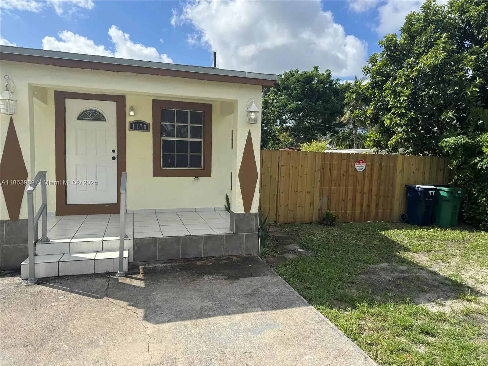 1178 NW 105th Ter, Miami FL 33150