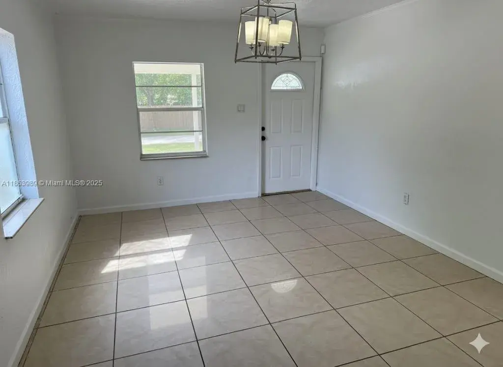 1178 NW 105th Ter, Miami FL 33150