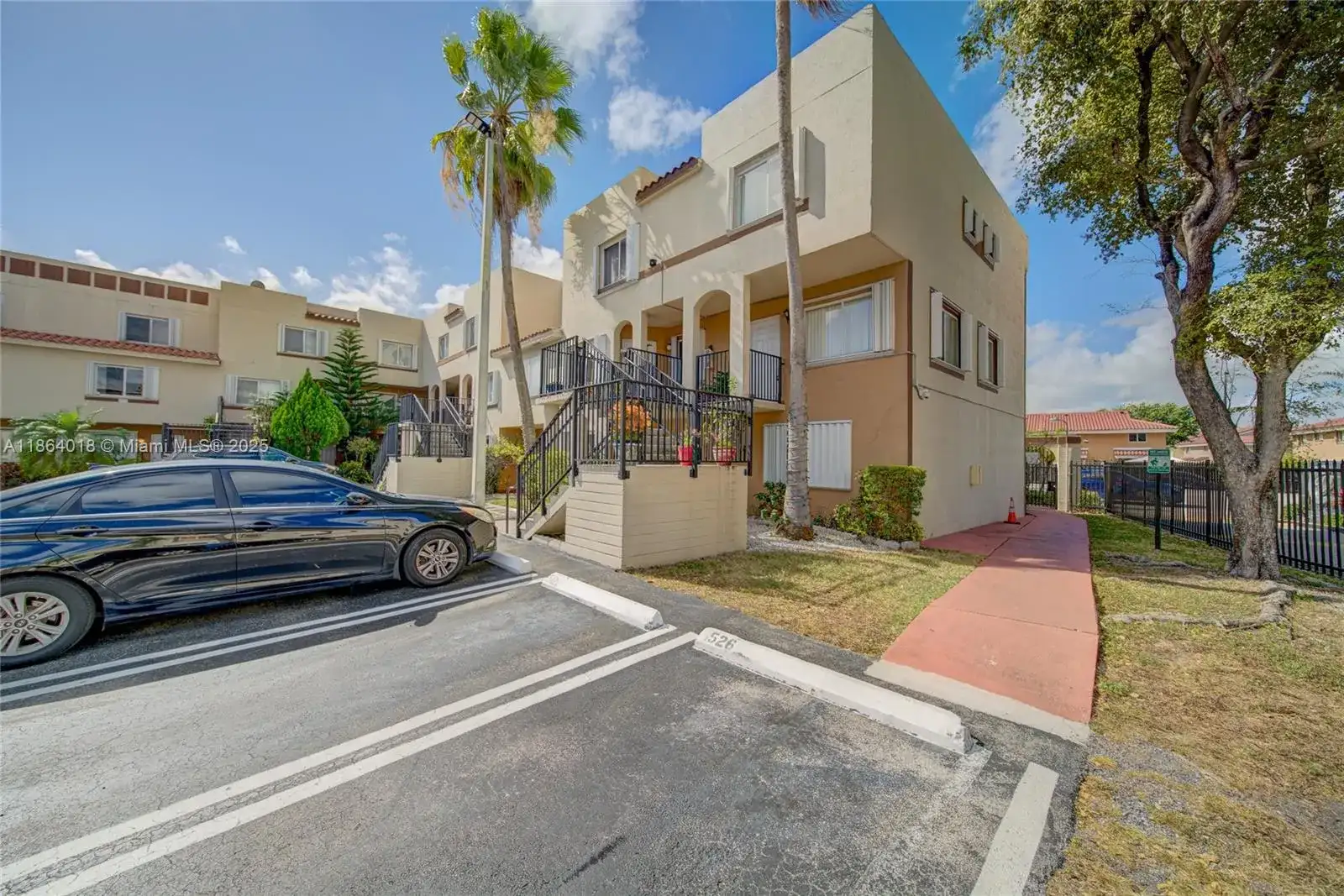 551 NW 82nd Ave # 526, Miami FL 33126 photo 2