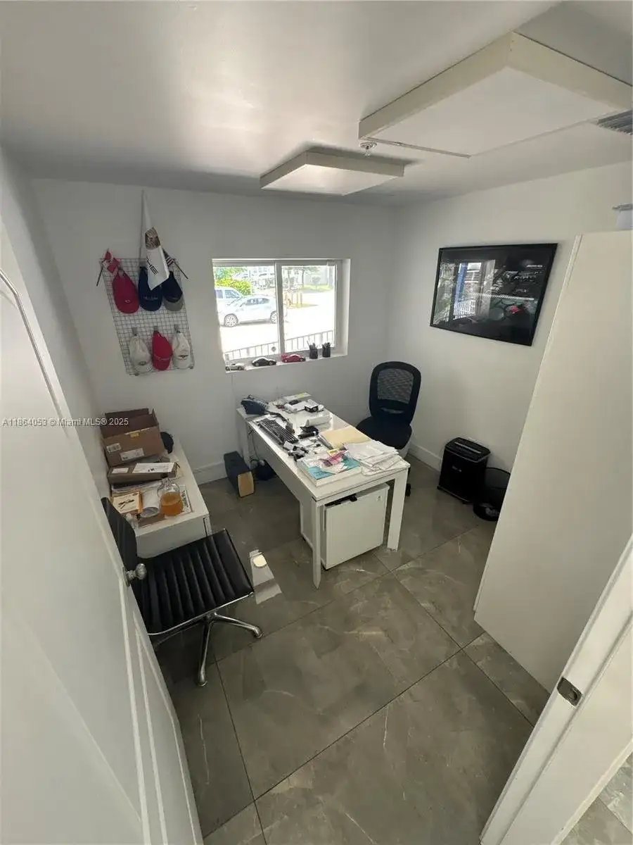 10859 NW 21st St, Sweetwater FL 33172 photo 3