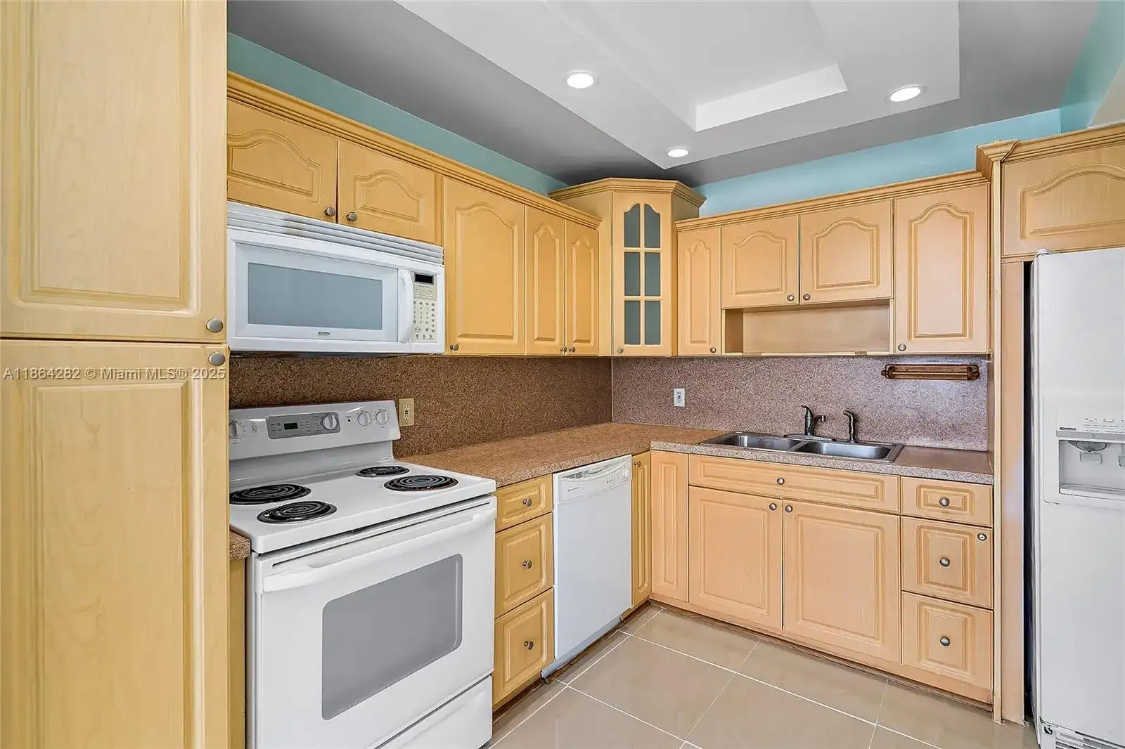 2025 NE 164th St # 907, North Miami Beach FL 33162 photo 4