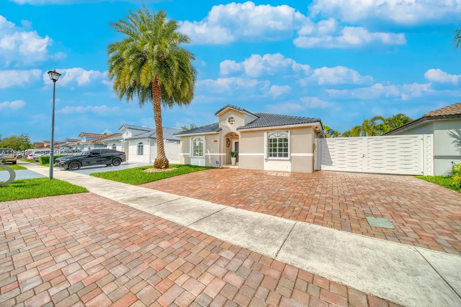 16886 SW 143rd Pl, Miami FL 33177 photo 2
