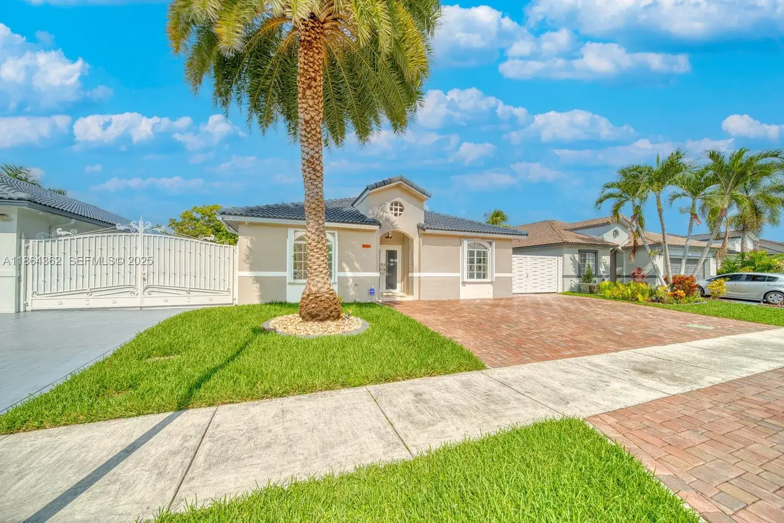 16886 SW 143rd Pl, Miami FL 33177 photo 4