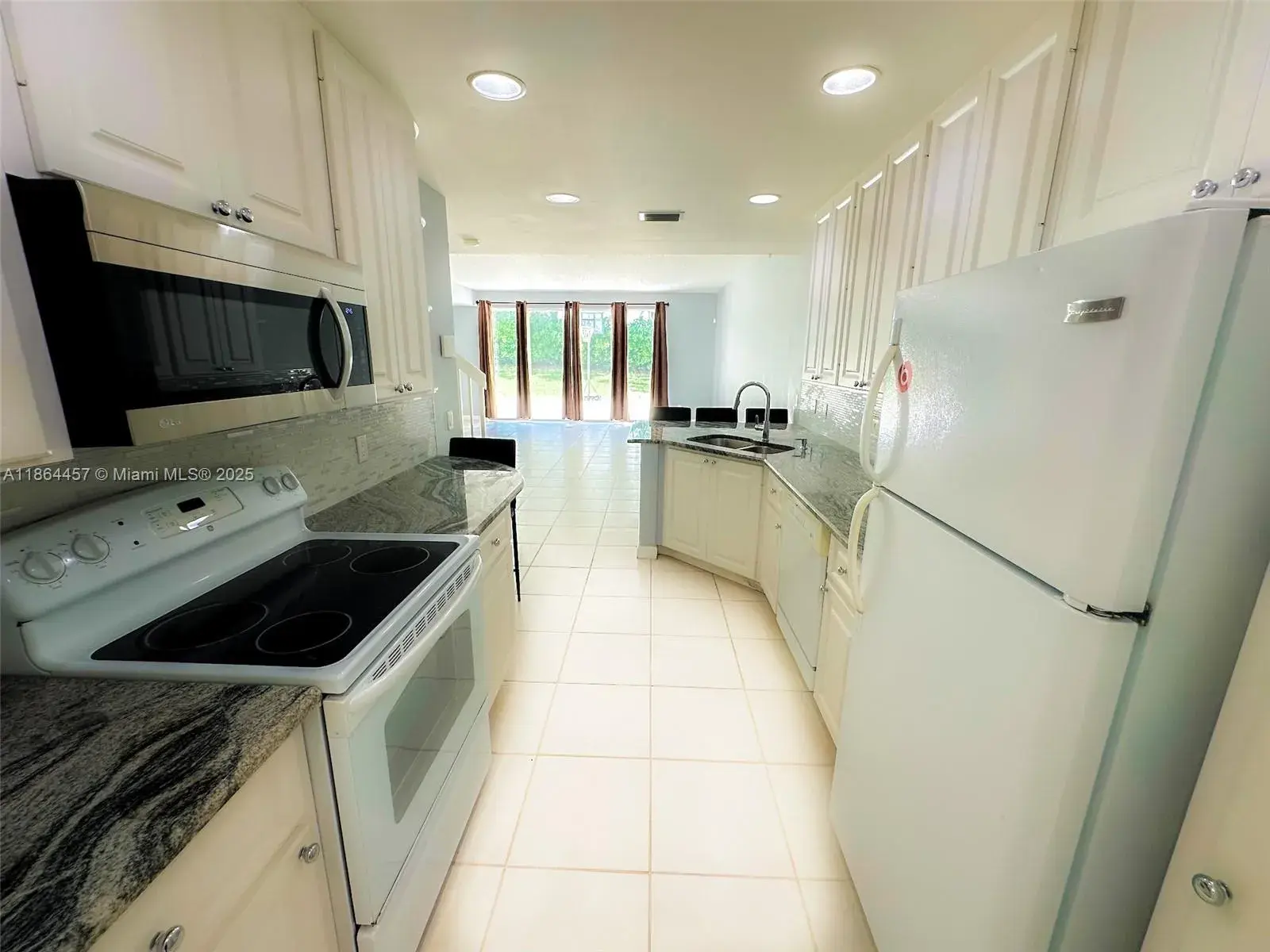 197 E Santa Barbara Way, Palm Beach Gardens FL 33410