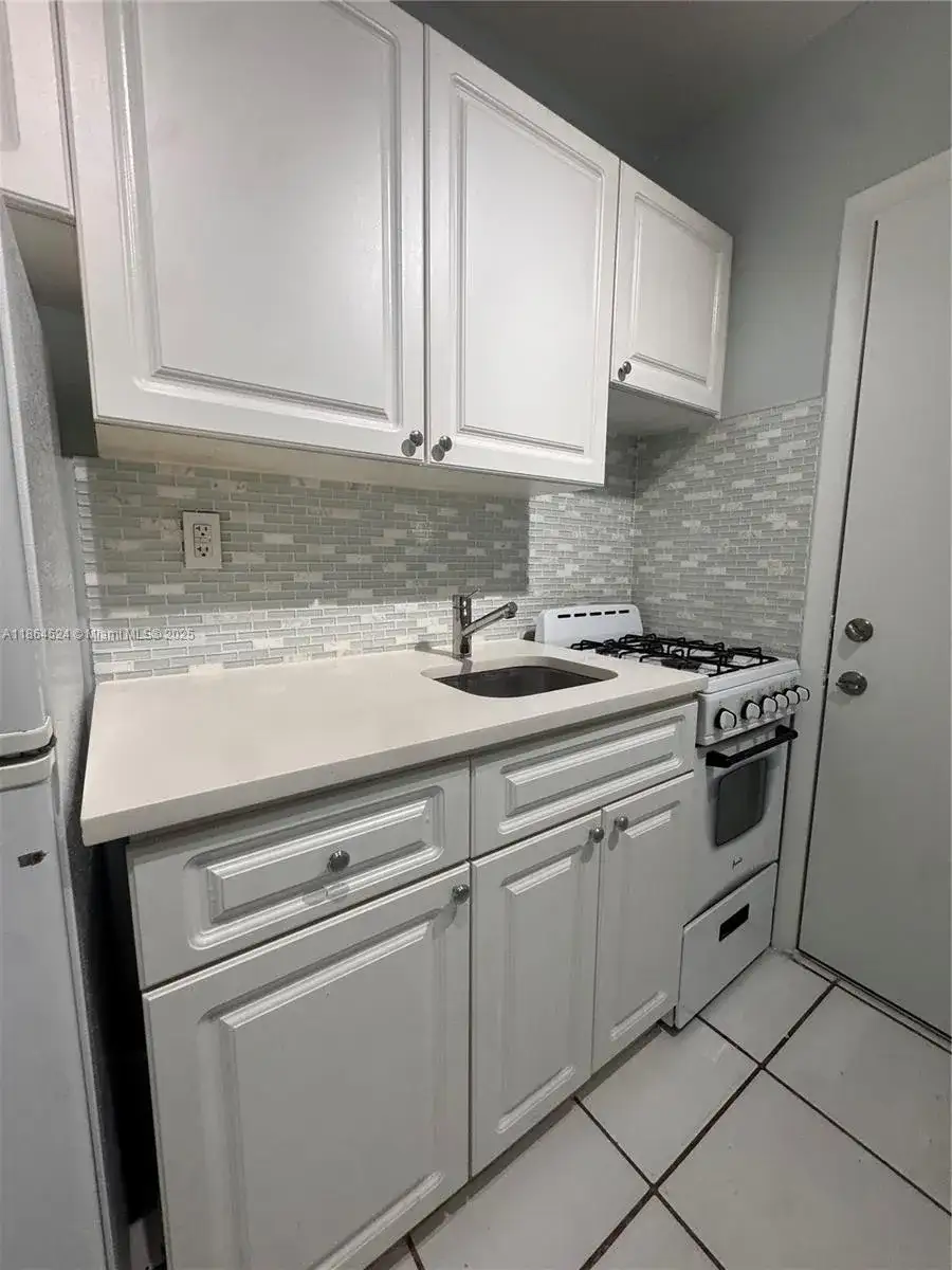 6310 SW 79th St # 2, South Miami FL 33143 photo 4